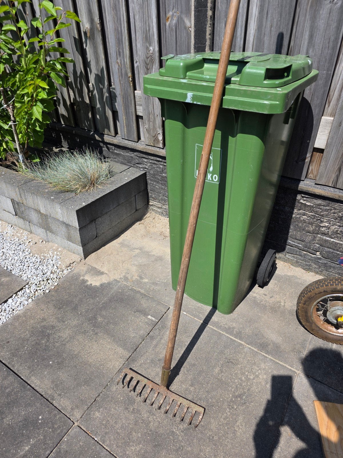 Oude hark met houten steel, Ophalen, Gebruikt, Hark, Onbekend
