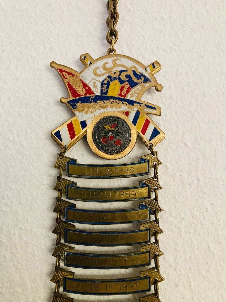 Carnaval ketting CV de Kersepit Mierlo club van 111, Ophalen of Verzenden, Overige materialen, Nederland