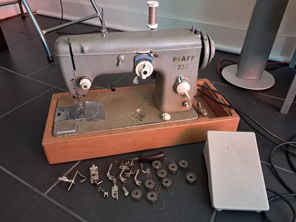 Pfaff 230 Naaimachine, Antiek en Kunst, Antiek | Naaimachines, Ophalen