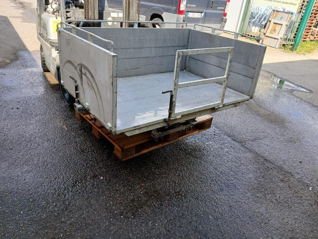Professionele aluminium bak voor meubelliften € 1.750 excl., Doe-het-zelf en Verbouw, Bouwliften, Ophalen, Zo goed als nieuw, Bouwlift