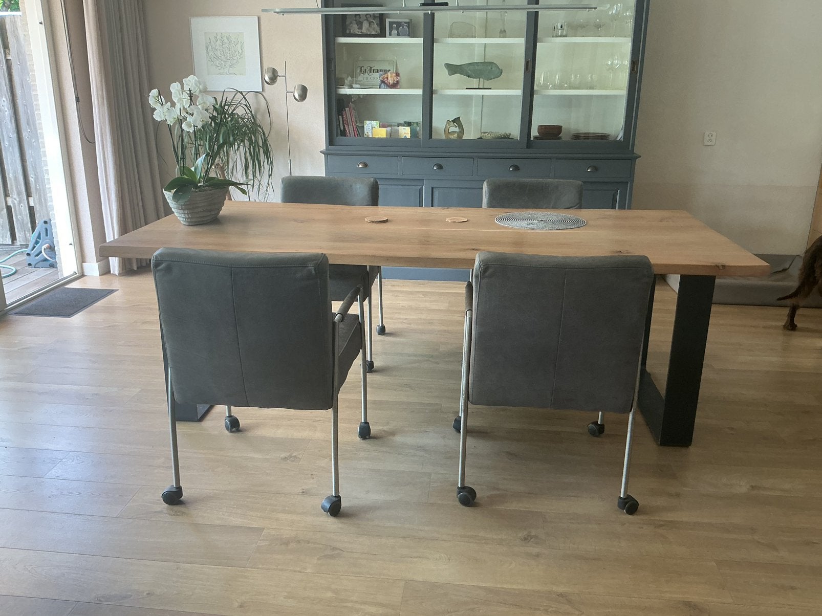 4 Eetkamerstoelen van buffalo leer, Huis en Inrichting, Stoelen, Ophalen, Leer, Zo goed als nieuw, Vier