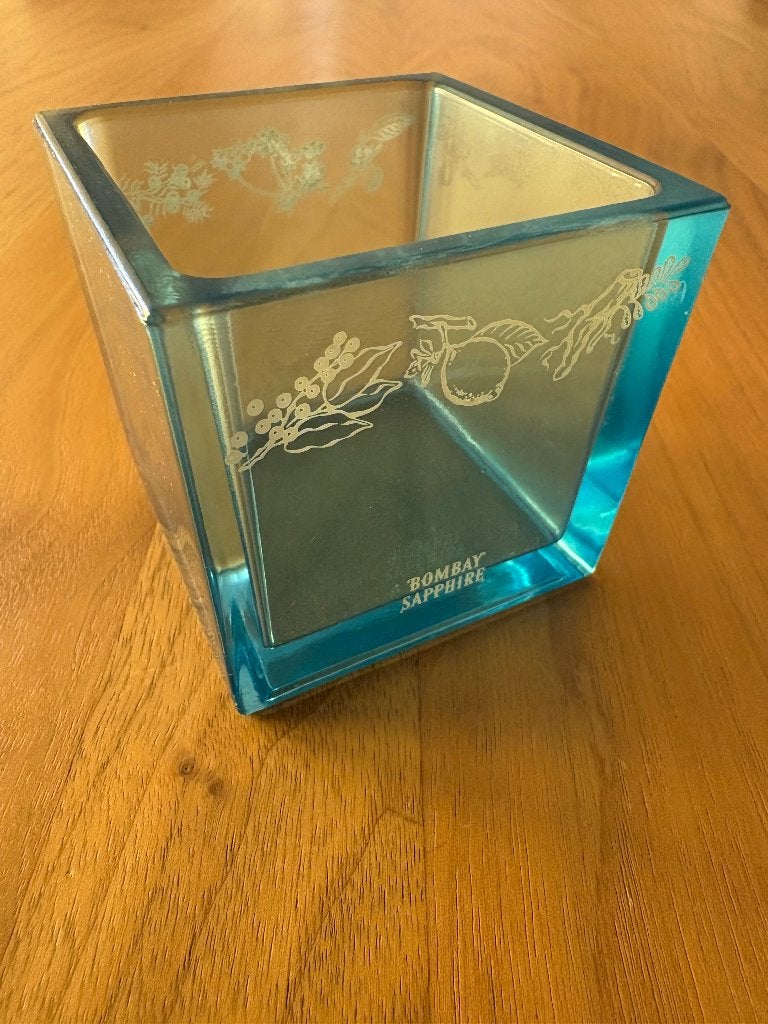 Te Koop: Glazen Bombay Sapphire Waxinelicht houder, Blauw, Waxinelichthouder, Nieuw, Ophalen of Verzenden