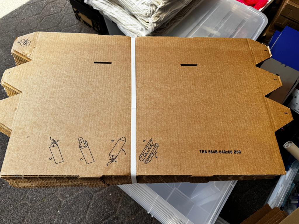 RAJA driehoekige kartonnen verzendkokers (TRB664B, 640mm), Ophalen, Doos, 40 tot 60 cm, Opvouwbaar