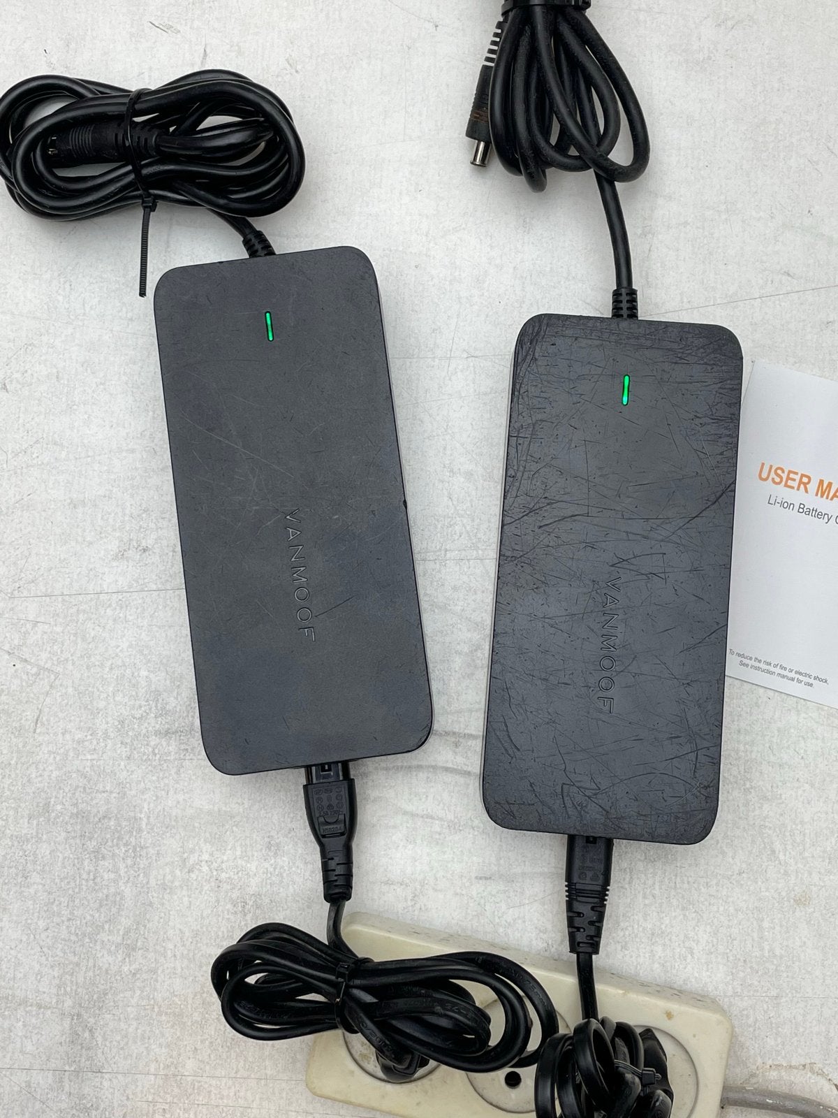 Foto 8 van 2x VanMoof Electrified S3 & X3 Li-ion Batterij Opladers