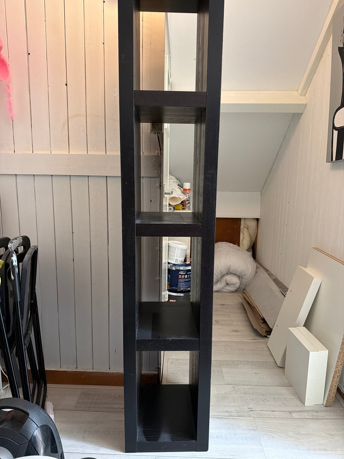 Zwarte smalle boekenkast/opbergrek met 4 vakken, Huis en Inrichting, Kasten | Boekenkasten, Ophalen, Met plank(en), Minder dan 50 cm