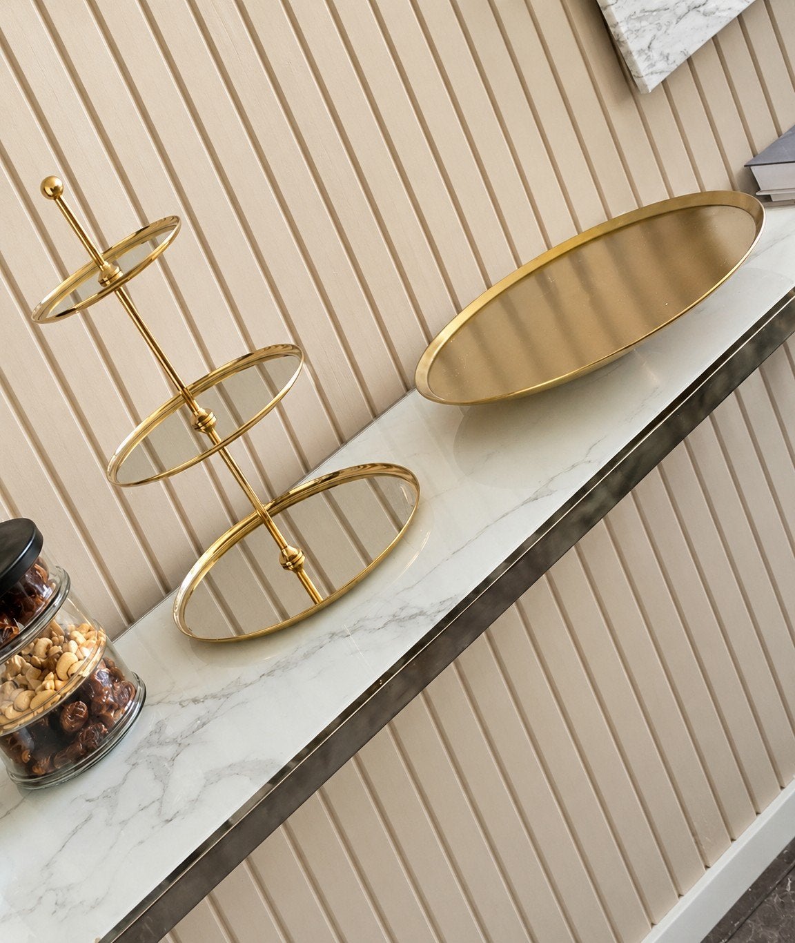Gouden etagere van H&M Home - Zo goed als nieuw, Ophalen of Verzenden