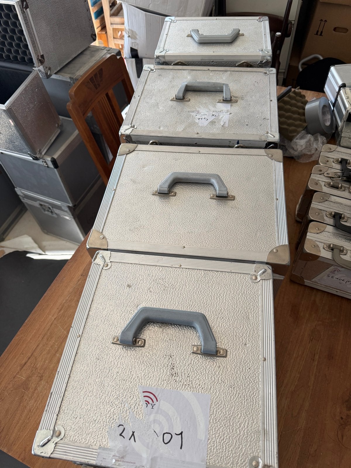 Set van 4 aluminium kisten / flightcases met handvatten, Ophalen of Verzenden, Gebruikt, Overige instrumenten