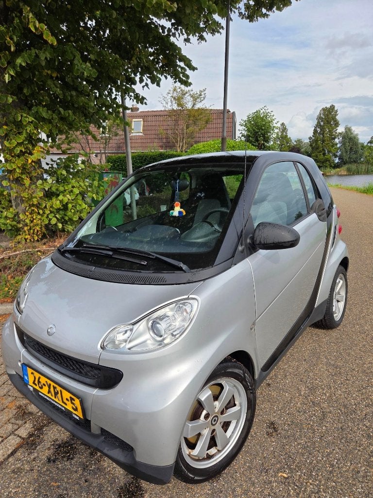 Smart ForTwo 1.0 45KW Coupe MHD AUT 2012 Zwart, Auto's, Smart, Automaat, 18 €/maand, Start-stop-systeem, 61 pk