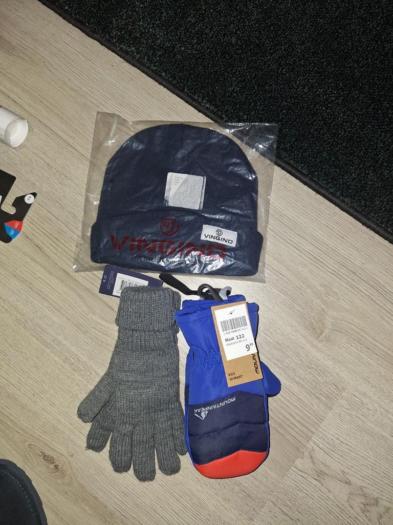 Muts Vingino en 2 paar handschoenen (Mountain Peak, Sarlini), Ophalen of Verzenden, Nieuw, Handschoenen