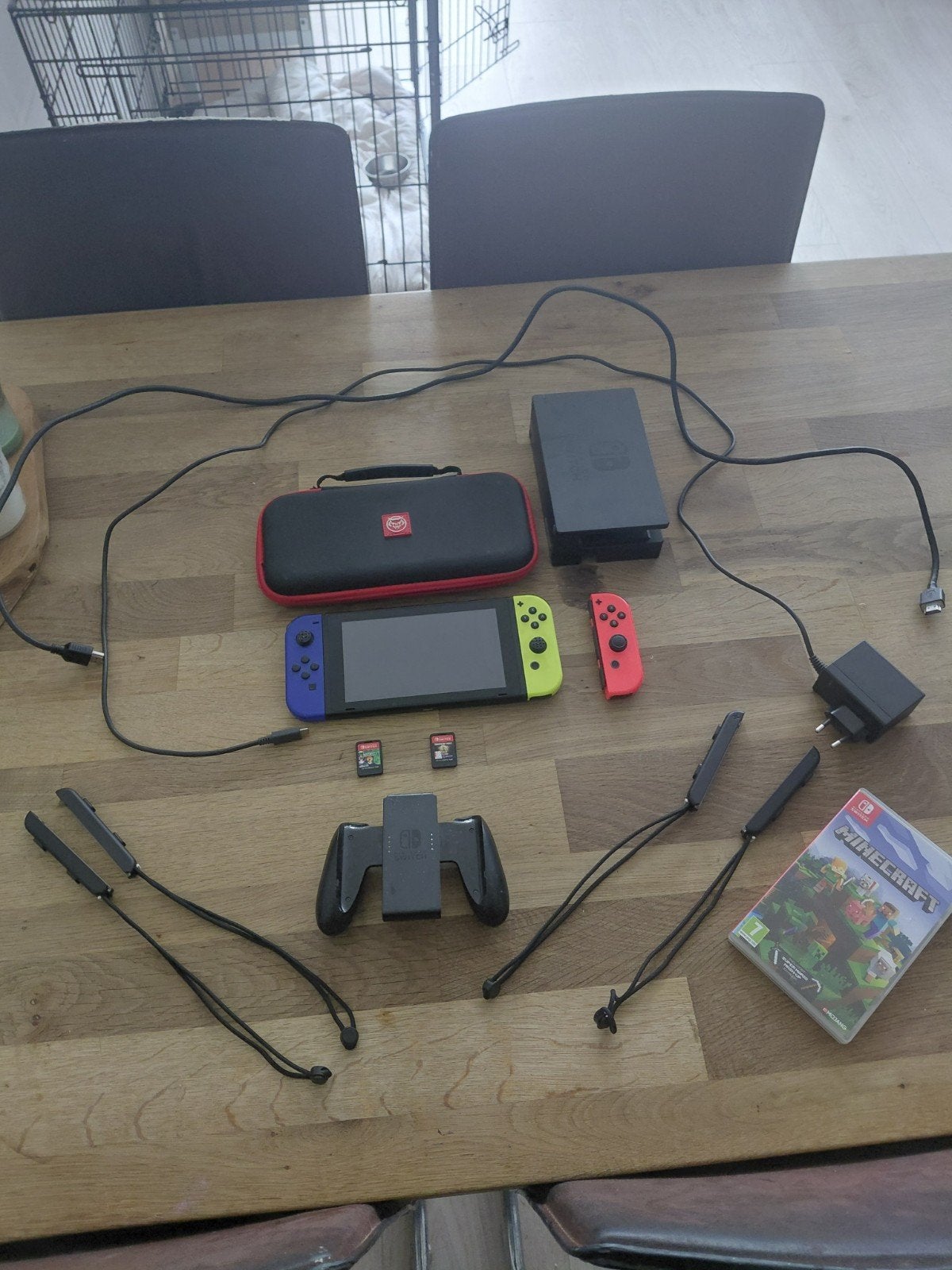 Nintendo Switch, Spelcomputers en Games, Met games, Met 2 controllers, Ophalen of Verzenden, Niet werkend