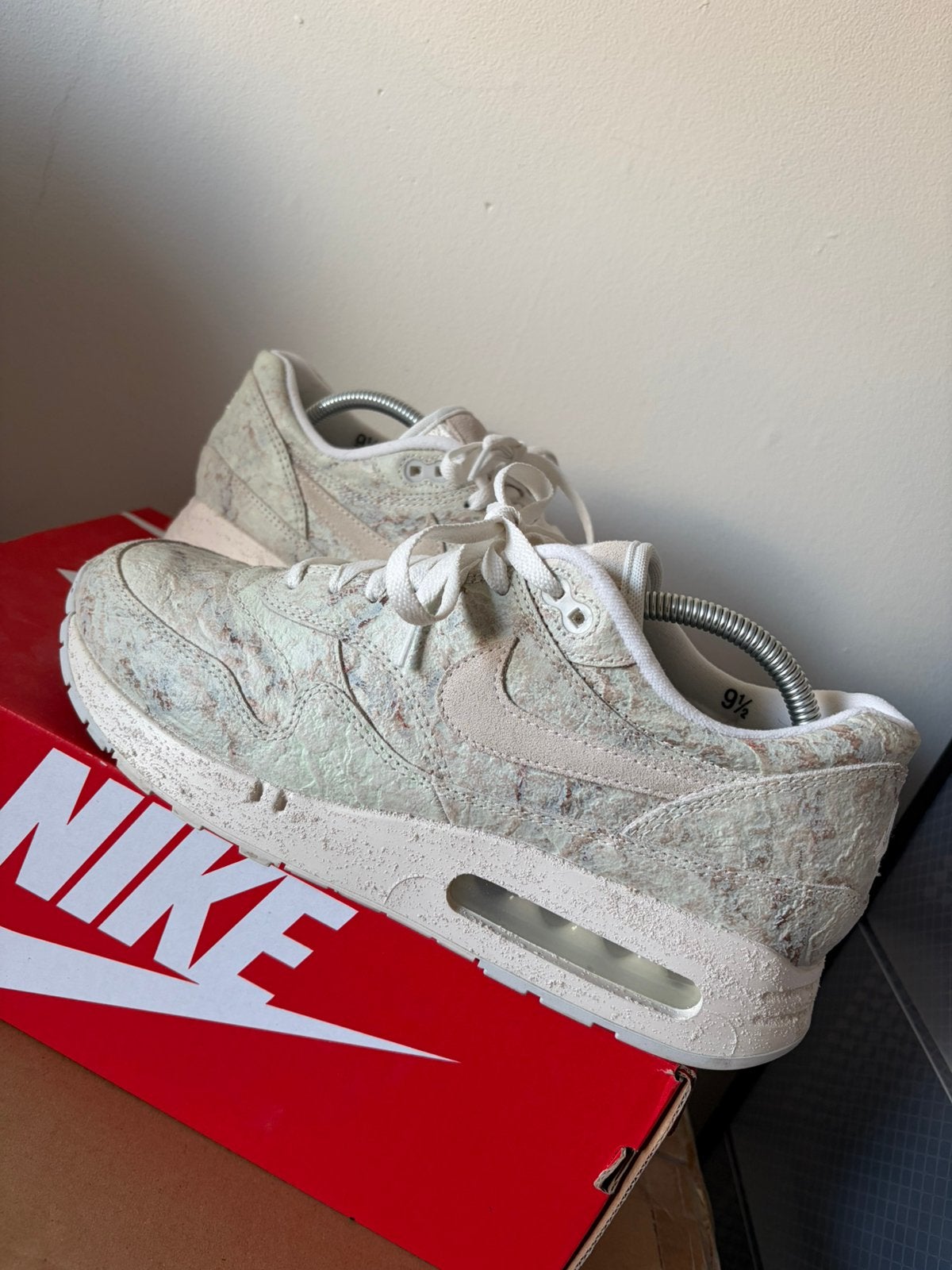 Nike Air Max 1 '86 OG Museum Masterpiece Maat 43 9,5, Ophalen of Verzenden, Zo goed als nieuw, Overige kleuren