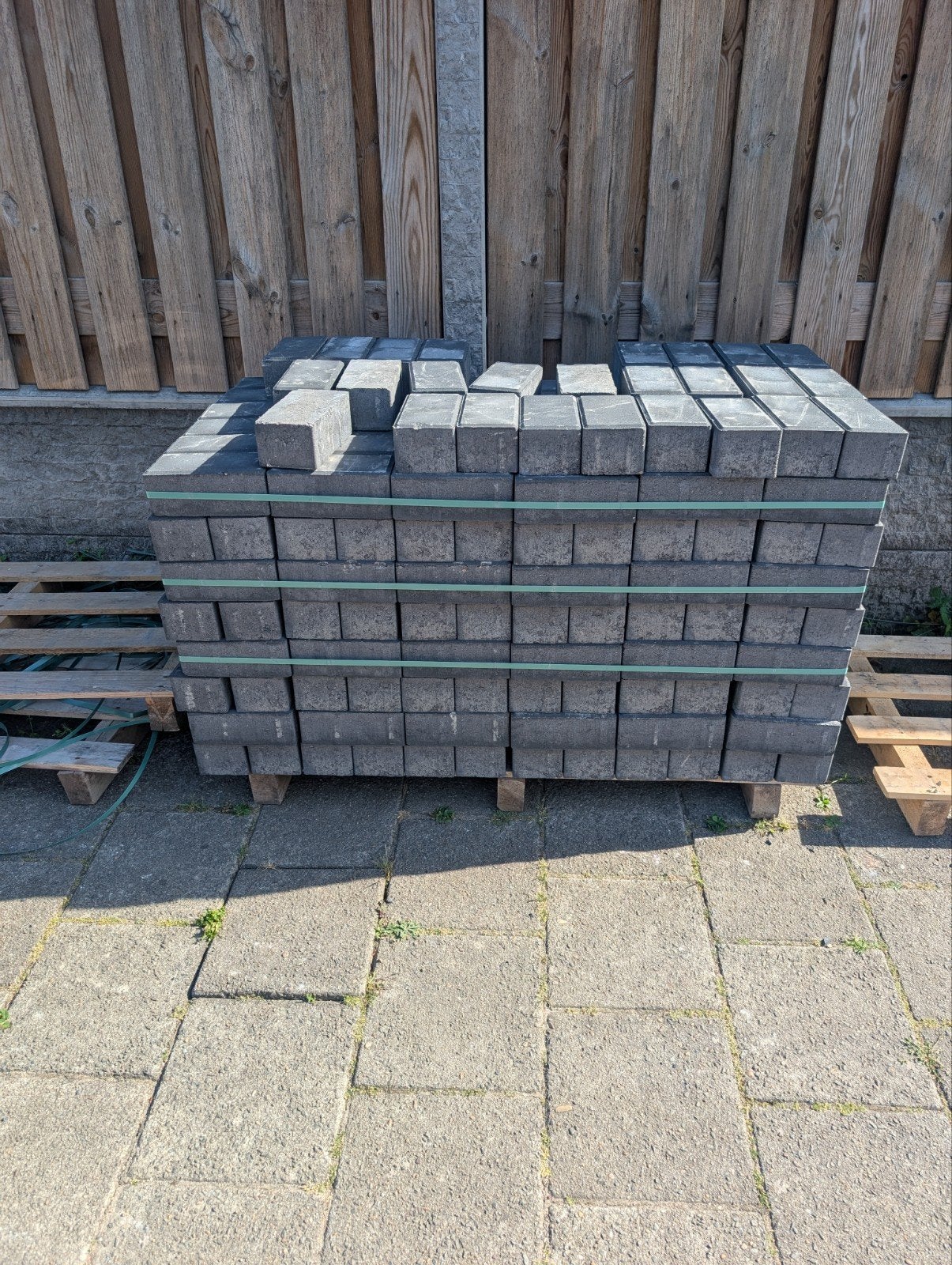 400 nieuwe antraciet betonklinkers 21x10x8 cm, Tuin en Terras, Tegels en Klinkers, Ophalen, Klinkers, Nieuw, 10 m² of meer