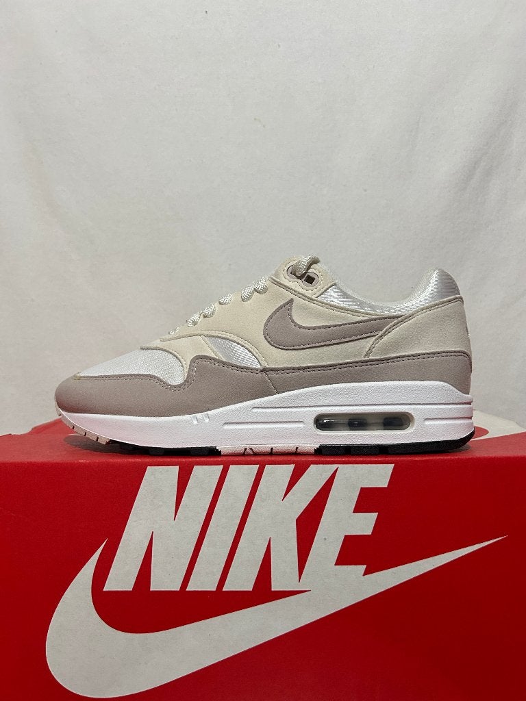 ALS NIEUW! Maat 40 - Nike Air Max 1 Platinum Violet, Overige kleuren, Verzenden, Nike, Nike