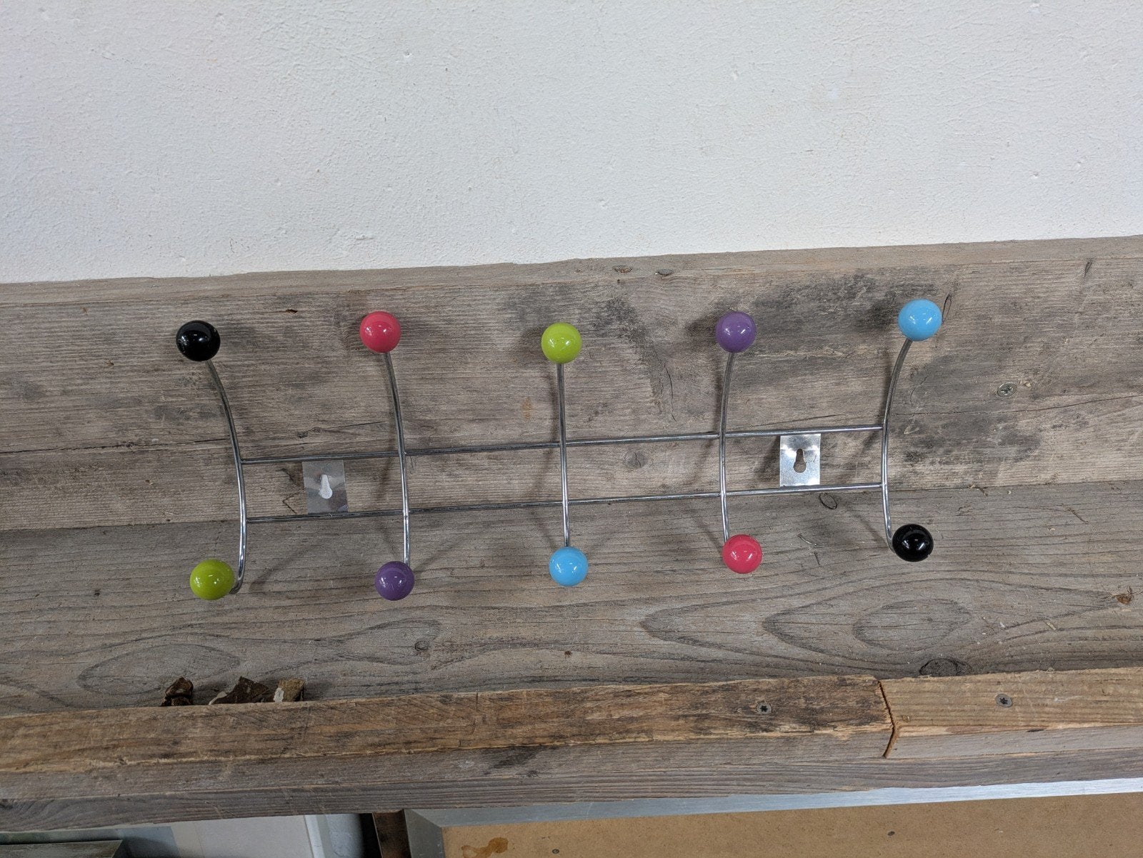 Retro Kapstok met kleurrijke bollen - speels en functioneel, Huis en Inrichting, Woonaccessoires | Kapstokken, Wandkapstok, Gebruikt