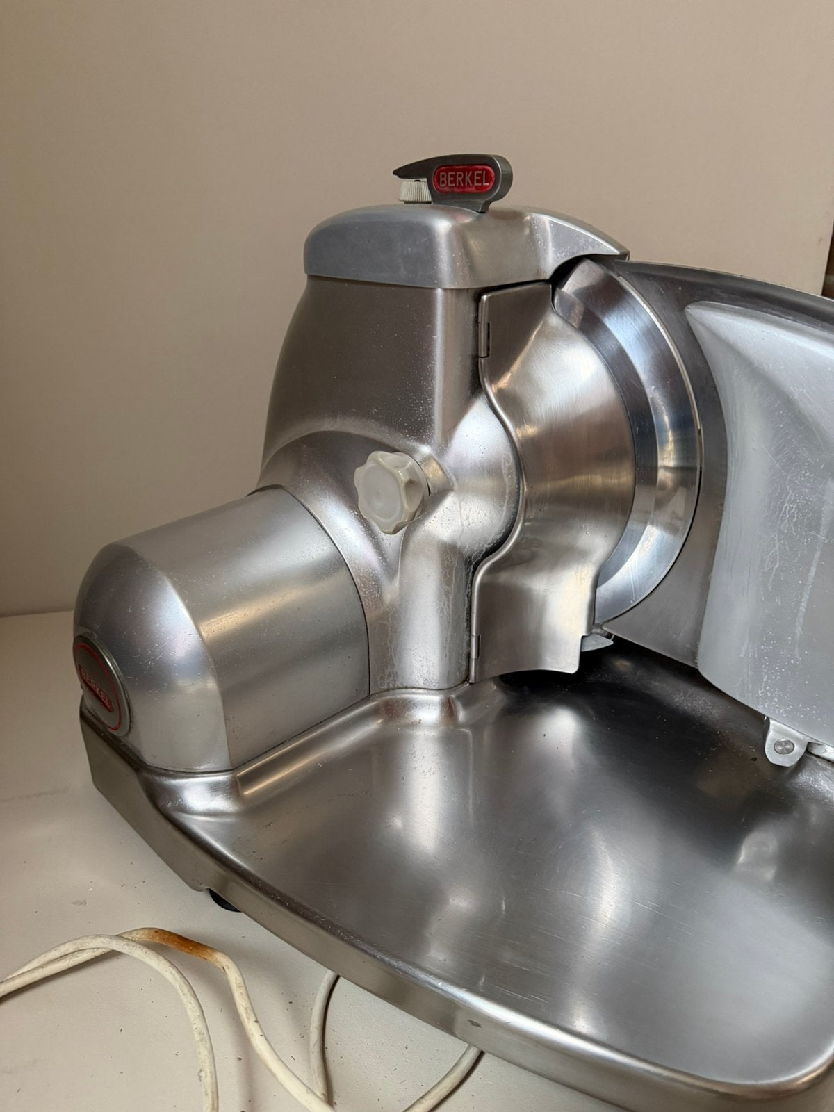 Berkel 834 Snijmachine Horeca, Snijmachine, Ophalen, Zo goed als nieuw, Metaal
