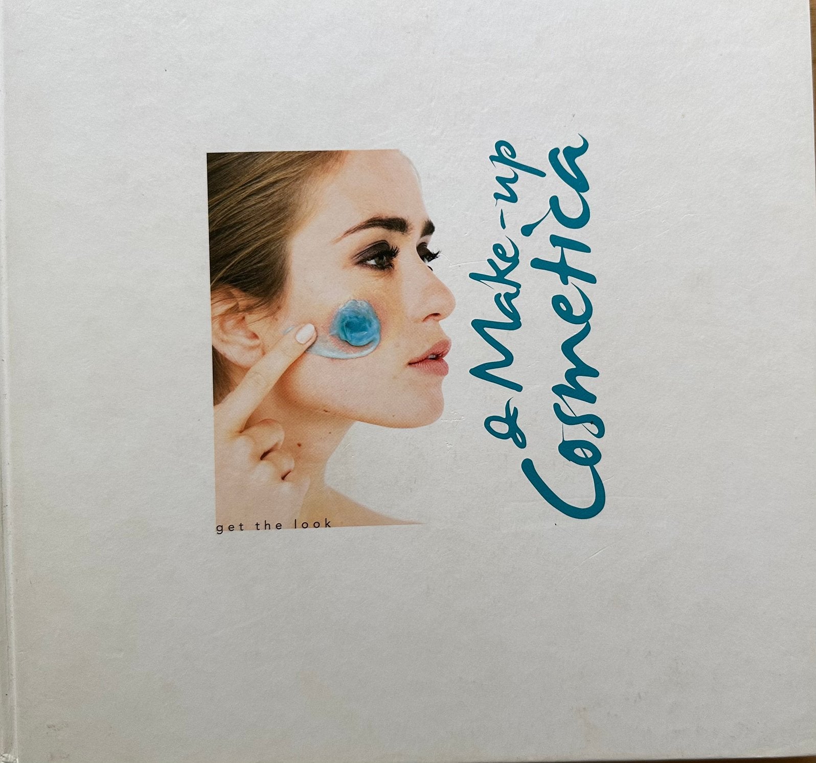 Cosmetica & Make-up, get the look. Opleidingsboek, Ophalen of Verzenden, Zo goed als nieuw, Overige kleuren, Gehele gezicht