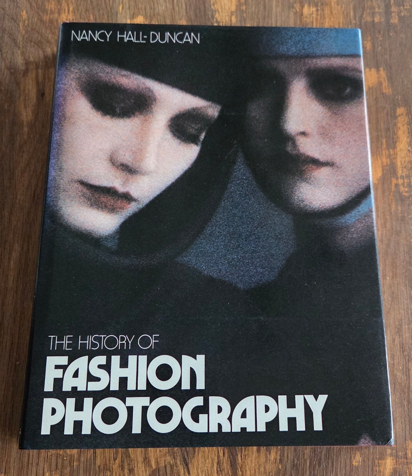 The History of Fashion Photography – Nancy Hall-Duncan, Ophalen of Verzenden, Gelezen, Mode algemeen