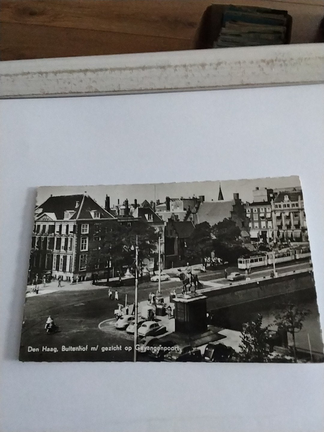 Oude ansichtkaart Den Haag Buitenhof met Gevangenpoort, Ophalen of Verzenden, 1940 tot 1960, Zuid-Holland