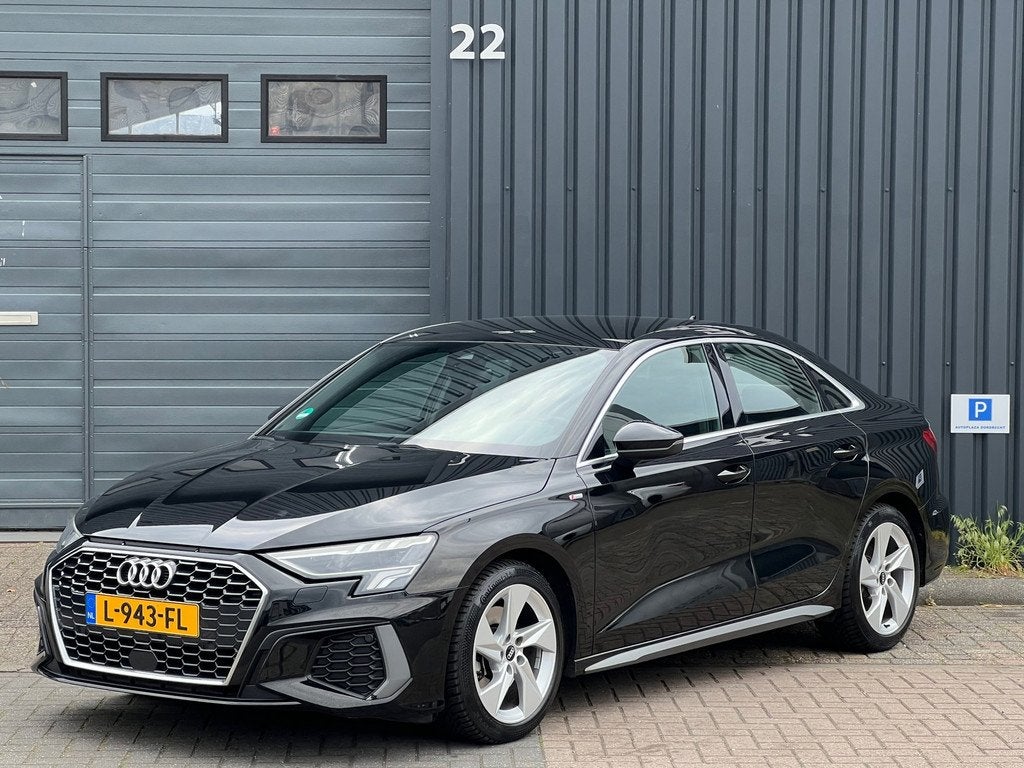 Audi A3 Limousine 35 TFSI S-Line|150PK|Virtual|Matrix|PDC|Sp, Auto's, Audi, 4 cilinders, 150 pk, Zwart, Origineel Nederlands