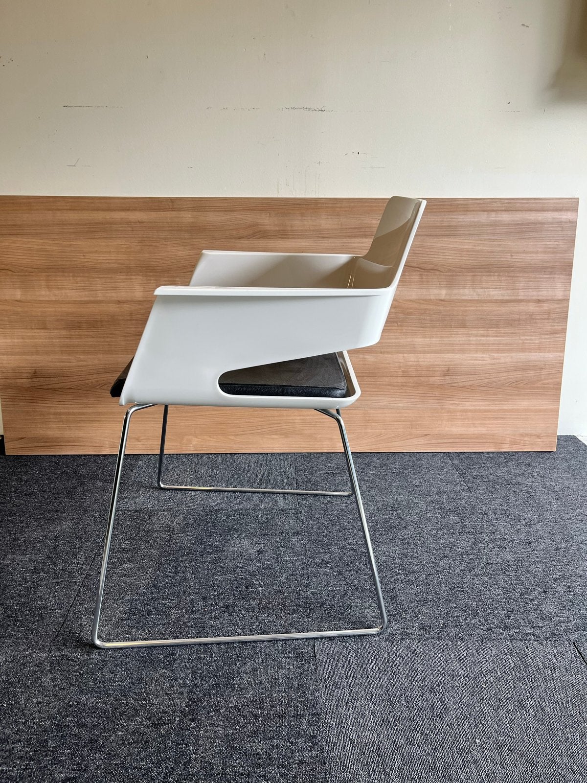 6 Witte eettafelstoelen met Zwart Kussen, Ophalen, Kunststof, Gebruikt, Wit