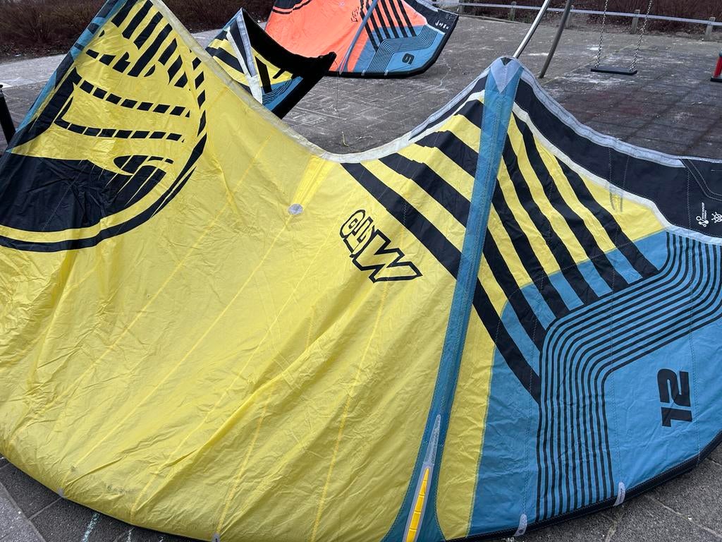 Cabrinha Moto Kitesurf Kite - 9m en 12m, Watersport en Boten, Kitesurfen, Gebruikt, 9 m², Geen board, Ophalen of Verzenden