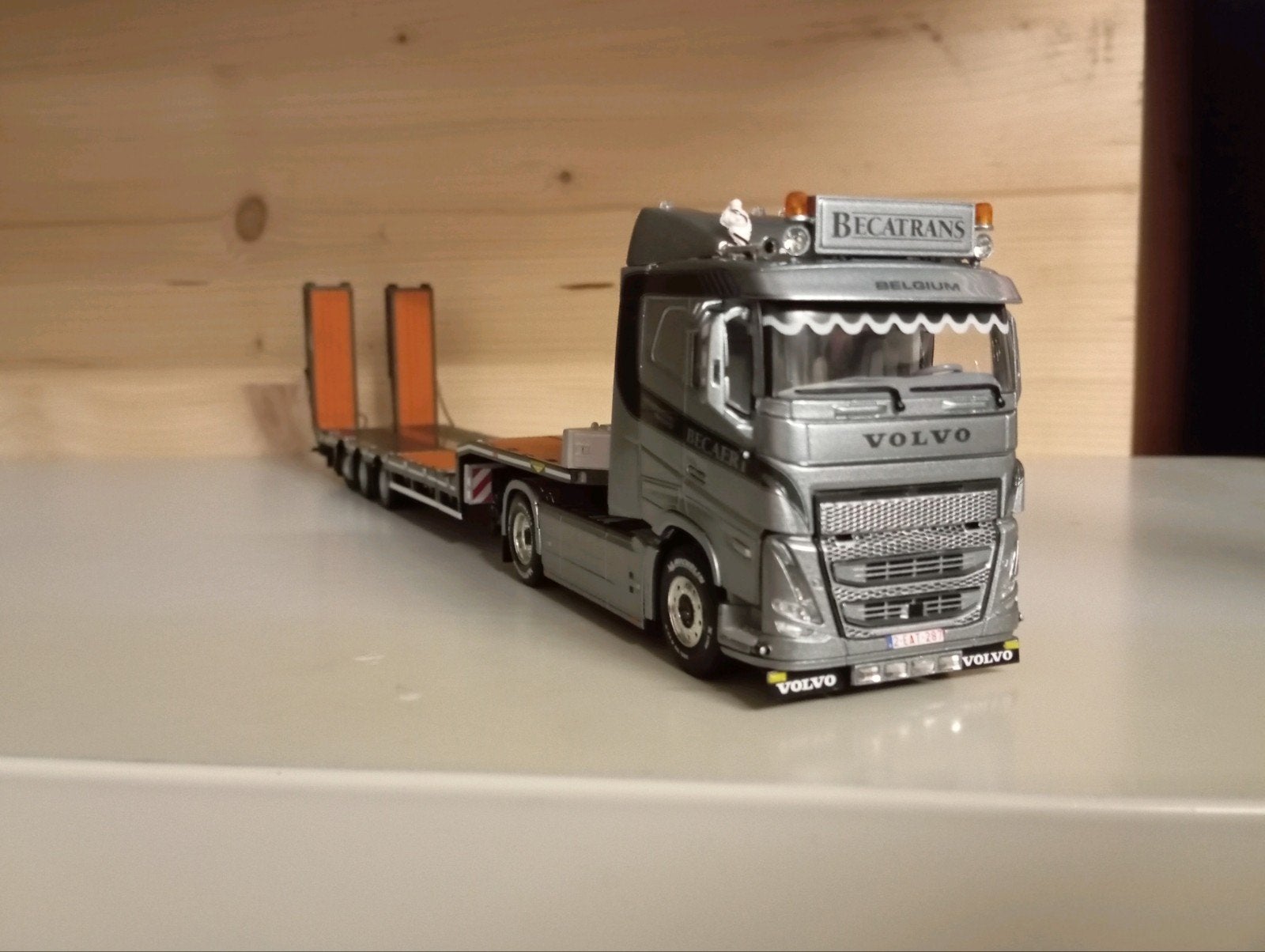 Volvo FH Becatrans dieplader WSI, Hobby en Vrije tijd, Modelauto's | 1:50, Ophalen of Verzenden, Nieuw, Bus of Vrachtwagen, Wsi