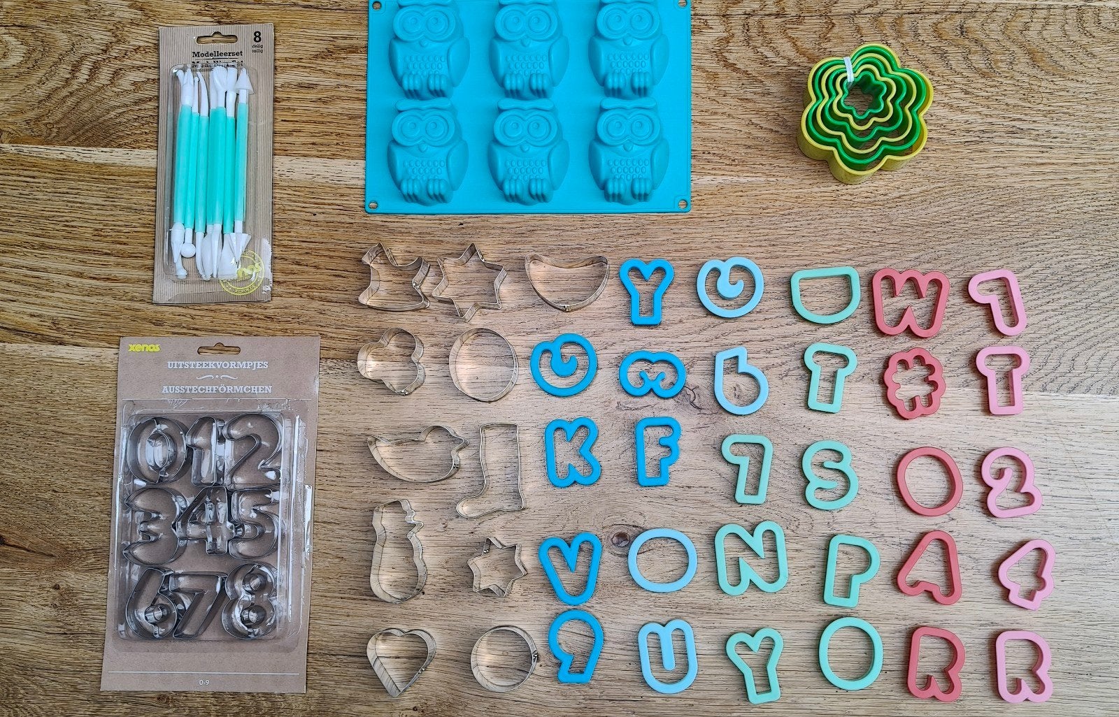 Bakspullen set: uilen, letters, cijfers & meer, Ophalen of Verzenden, Zo goed als nieuw, Taarten of Cupcakes, Overige typen