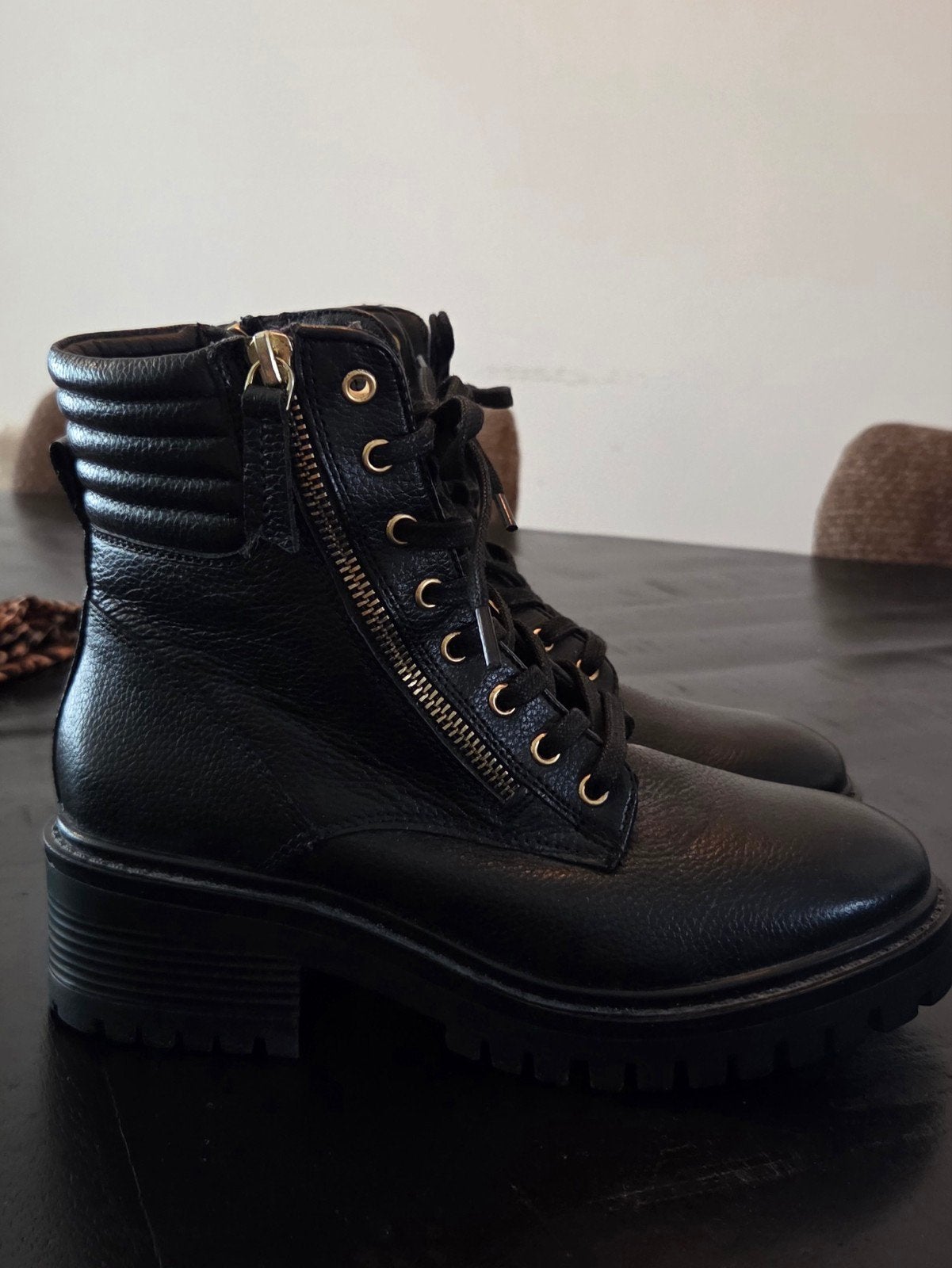 Zwarte laarsjes / schoenen 38, Zwart, Lage of Enkellaarzen, Ophalen of Verzenden, Zo goed als nieuw