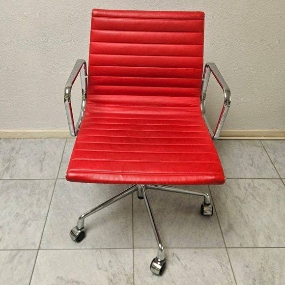 Replica Eames EA 117/119 Bureaustoel Rood, Ophalen of Verzenden, Gebruikt, Rood, Bureaustoel