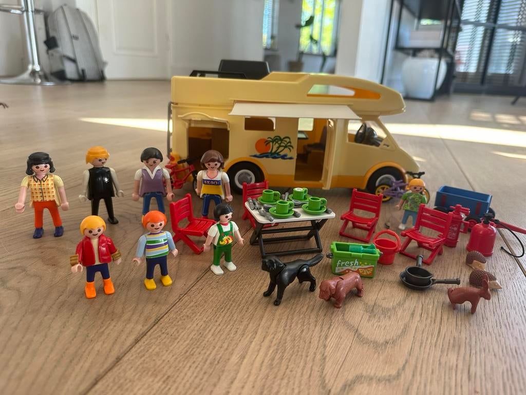 Playmobil camper met (extra) accesoires en poppetjes, Ophalen of Verzenden, Gebruikt, Complete set