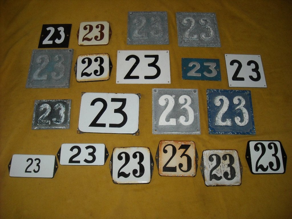 oud emaille huisnummer 23 ook 24 25 26 27 28 29 30 31 32 33, Antiek en Kunst, Ophalen of Verzenden