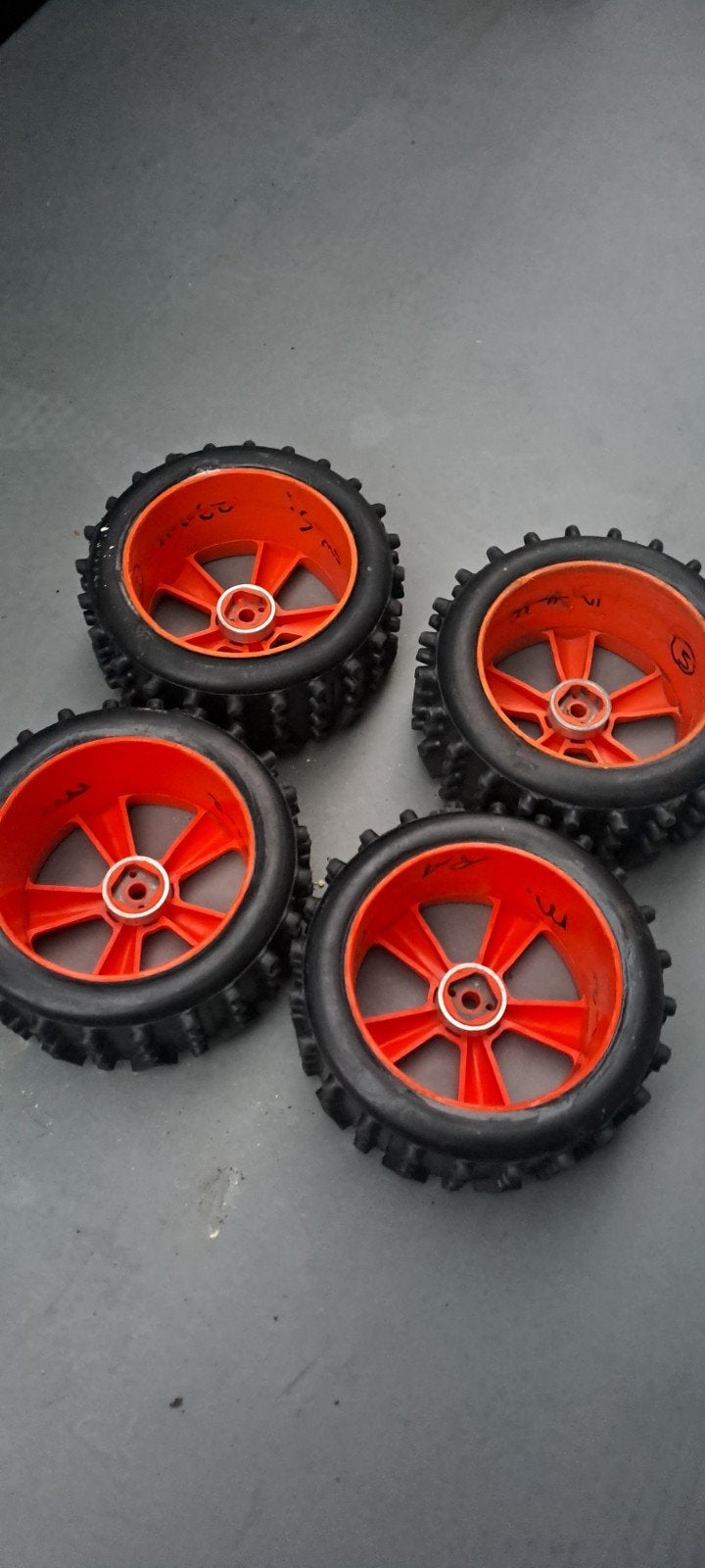 set van 4 banden met velgen voor de hormann of elcon enz, Hobby en Vrije tijd, Modelauto's | 1:5 tot 1:12, Ophalen of Verzenden