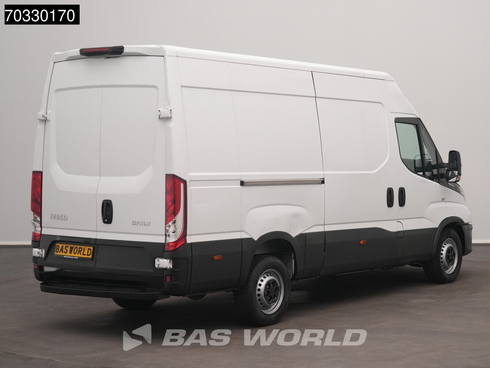 Iveco Daily 35S14 Automaat L2H2 Airco Cruise Camera 3,5t Tre, Auto's, Automaat, Stof, Gebruikt, Euro 6