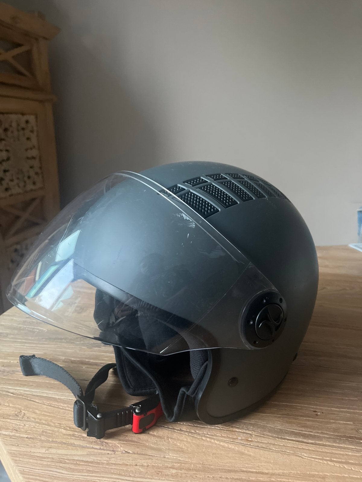 Matzwarte scooterhelm - Maat M (57-58), Fietsen en Brommers, Ophalen of Verzenden, Gebruikt, Medium