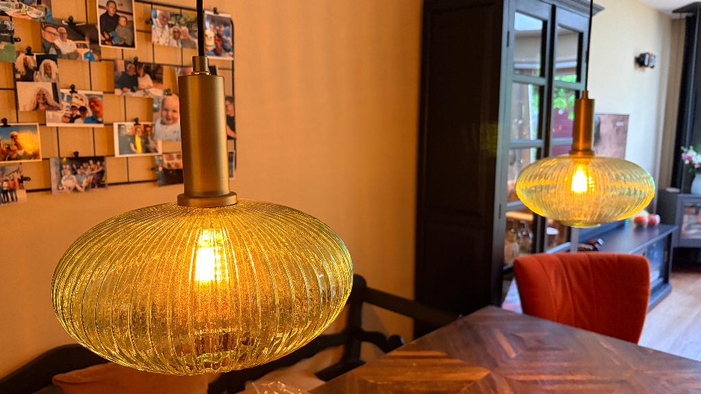 2 hanglampen met glazen kap retro vintage, Gebruikt, Glas, 75 cm of meer, Ophalen