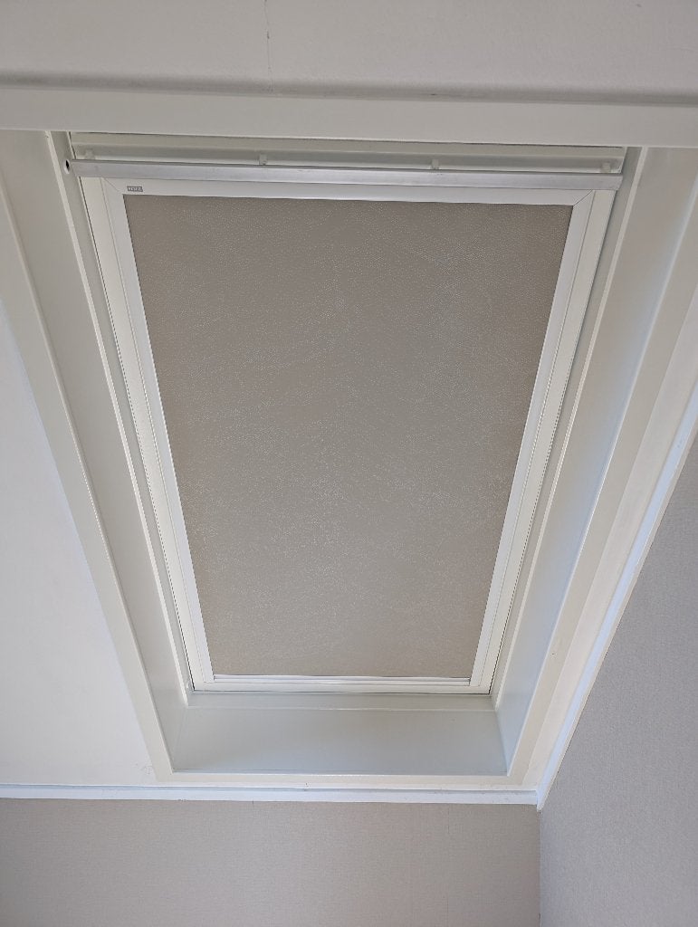 Velux verduisterd rolgordijn, Rolgordijn, Wit, Metaal, 77 cm