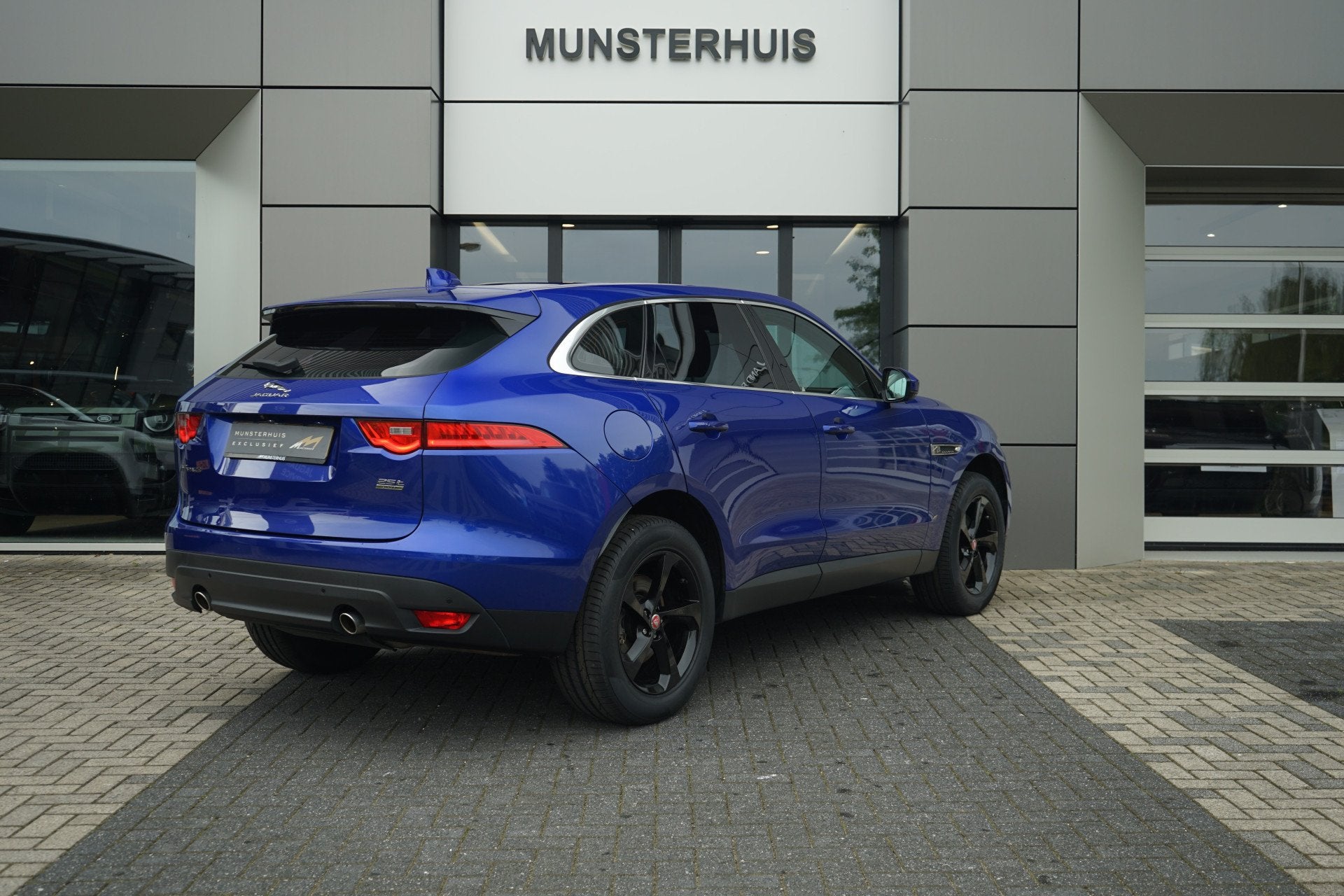 Jaguar F-Pace 2.0t AWD Pure | Verwarmde voorstoelen | Adapti, Auto's, Jaguar, 12 maanden, Stof, Gebruikt, Blauw