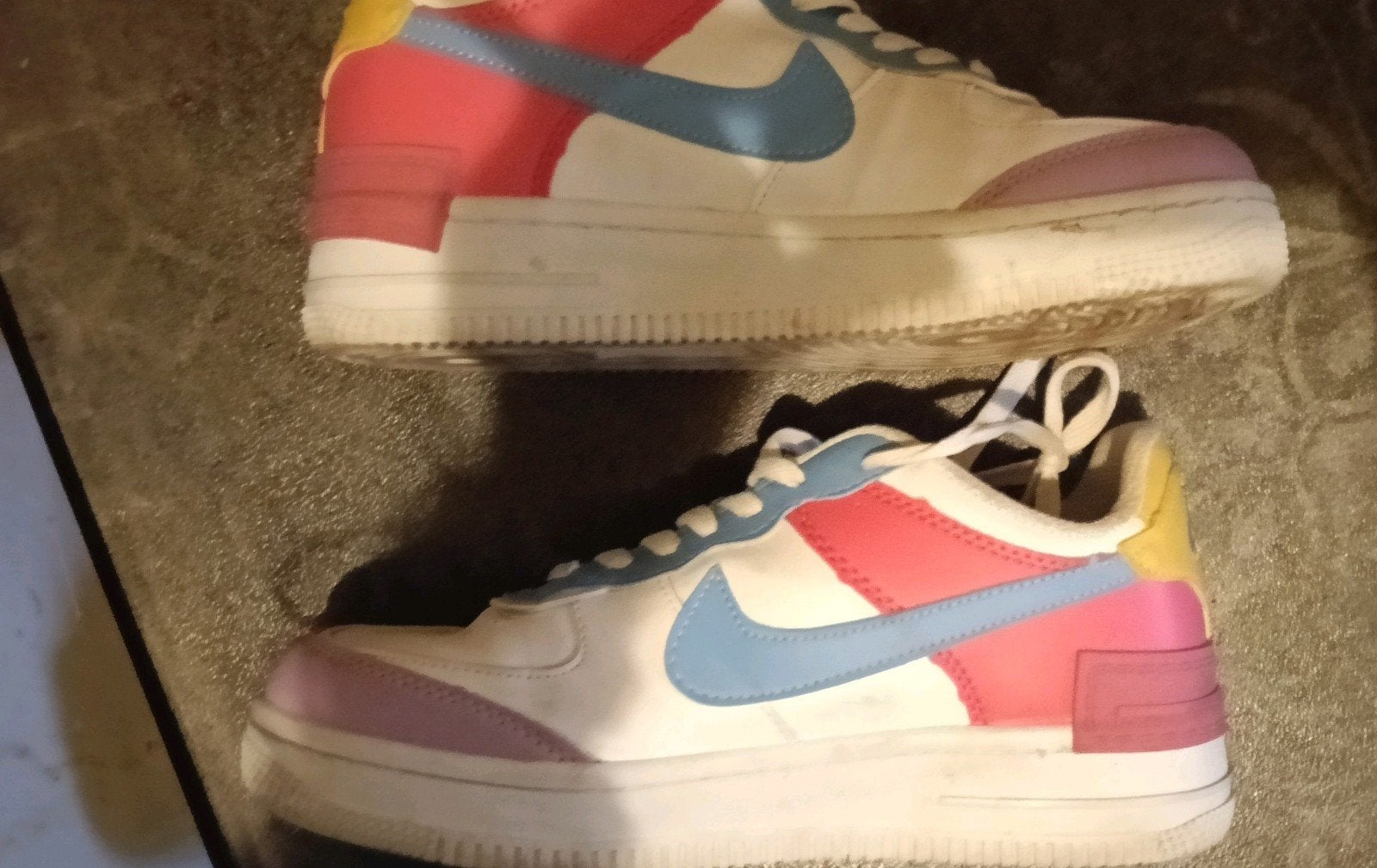 Nike Air Jordan Low ,Wit met Roze, Paars, Blauw, Geel 39, Wit, Ophalen of Verzenden, Nike air Jordan low, Sneakers of Gympen