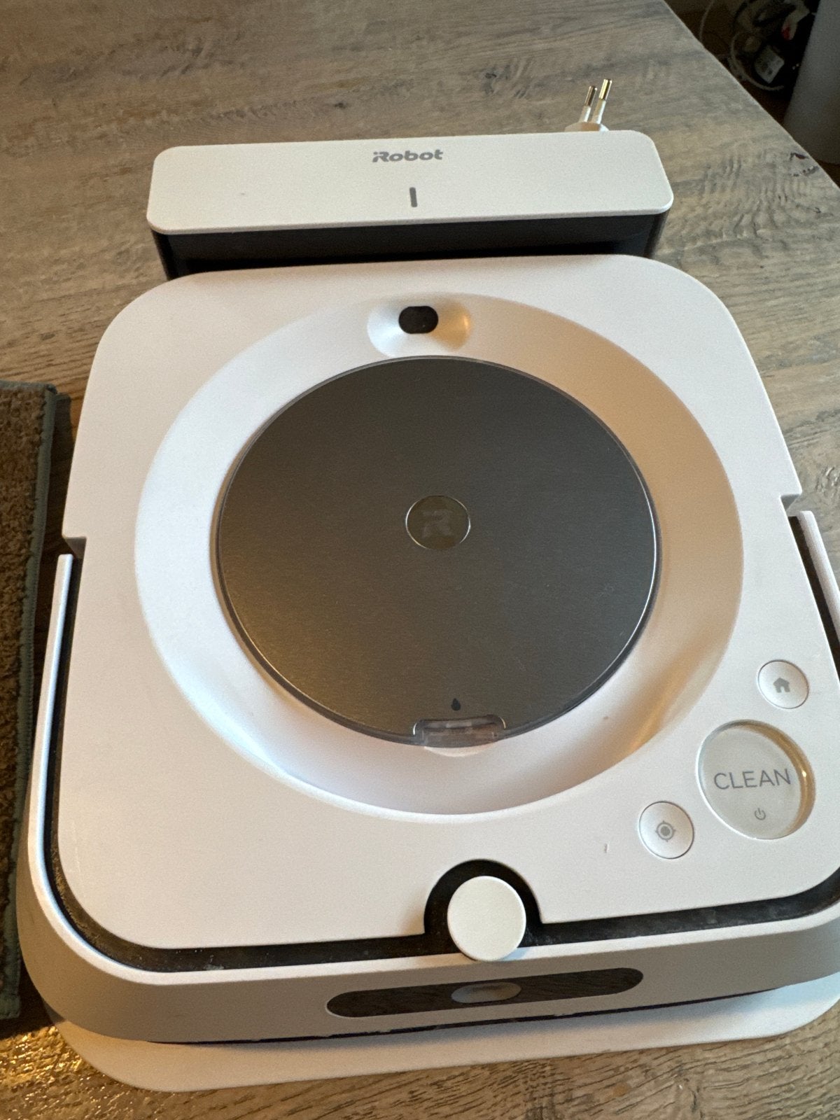 iRobot Braava Jet M6 Dweilrobot - Zo goed als nieuw, Witgoed en Apparatuur, Stofzuigers, IRobot, Ophalen of Verzenden, Zo goed als nieuw