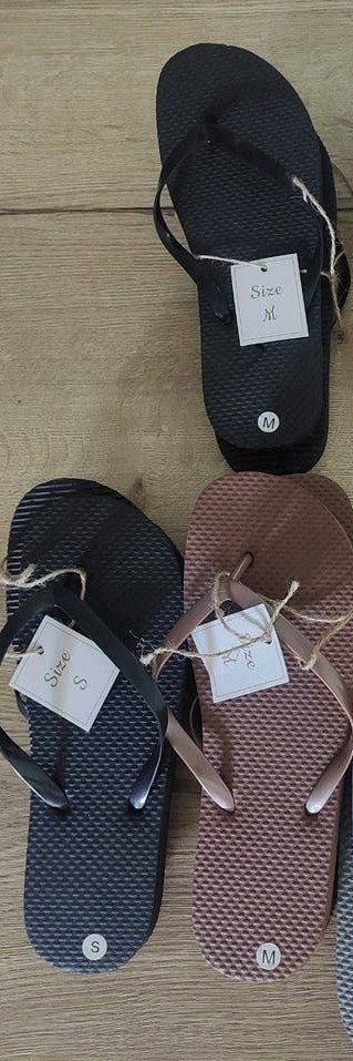 Diverse Teenslippers - Nieuw met lichte transportschade, Ophalen of Verzenden, Nieuw, Overige kleuren, Slippers
