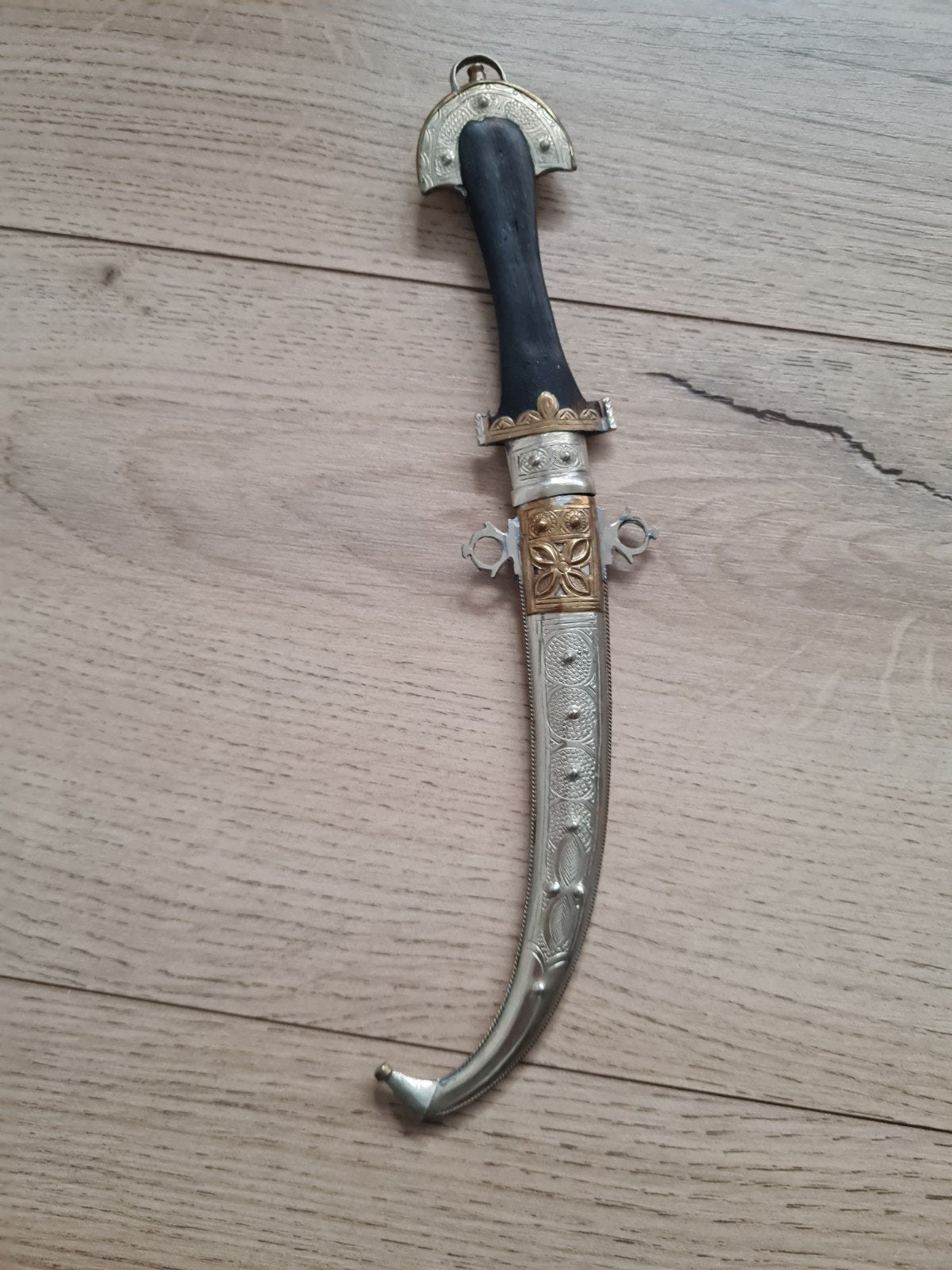 Antiek Dolk gemakt van koper en hout, Ophalen of Verzenden, Mes of Dolk