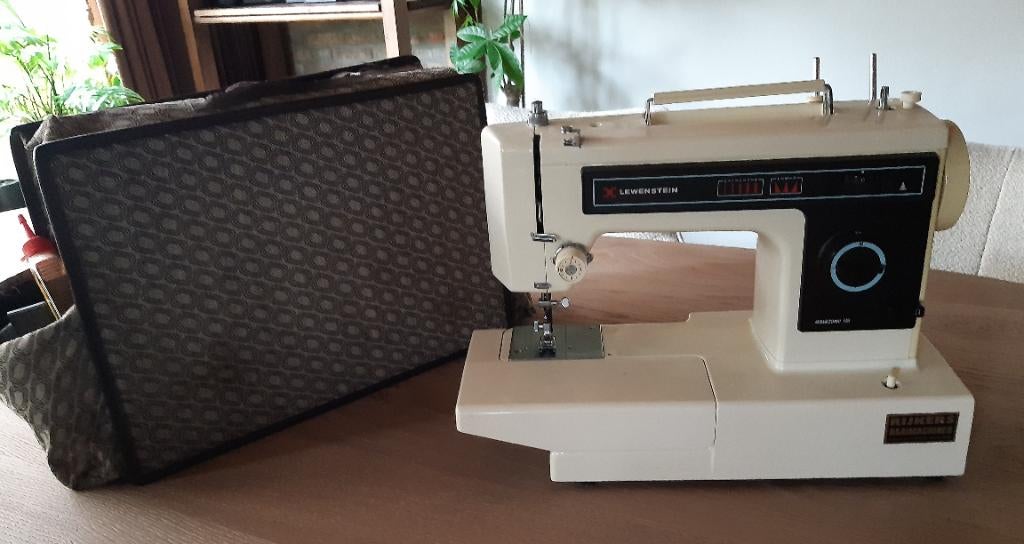 Naaimachine Lewenstein, Ophalen, Gebruikt