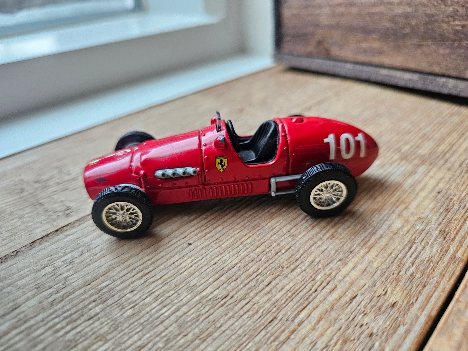 Maisto Ferrari 500 F2 (1952) - Startnummer 101, Overige merken, Auto, Groter dan 1:32, Ophalen of Verzenden