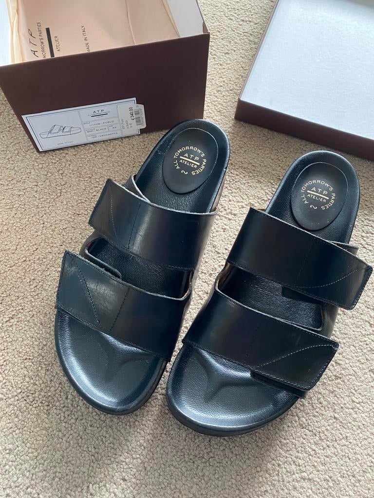 Prachtige slippers zwart van ATP maat 42 (41), Slippers, Zwart, Ophalen of Verzenden, Zo goed als nieuw