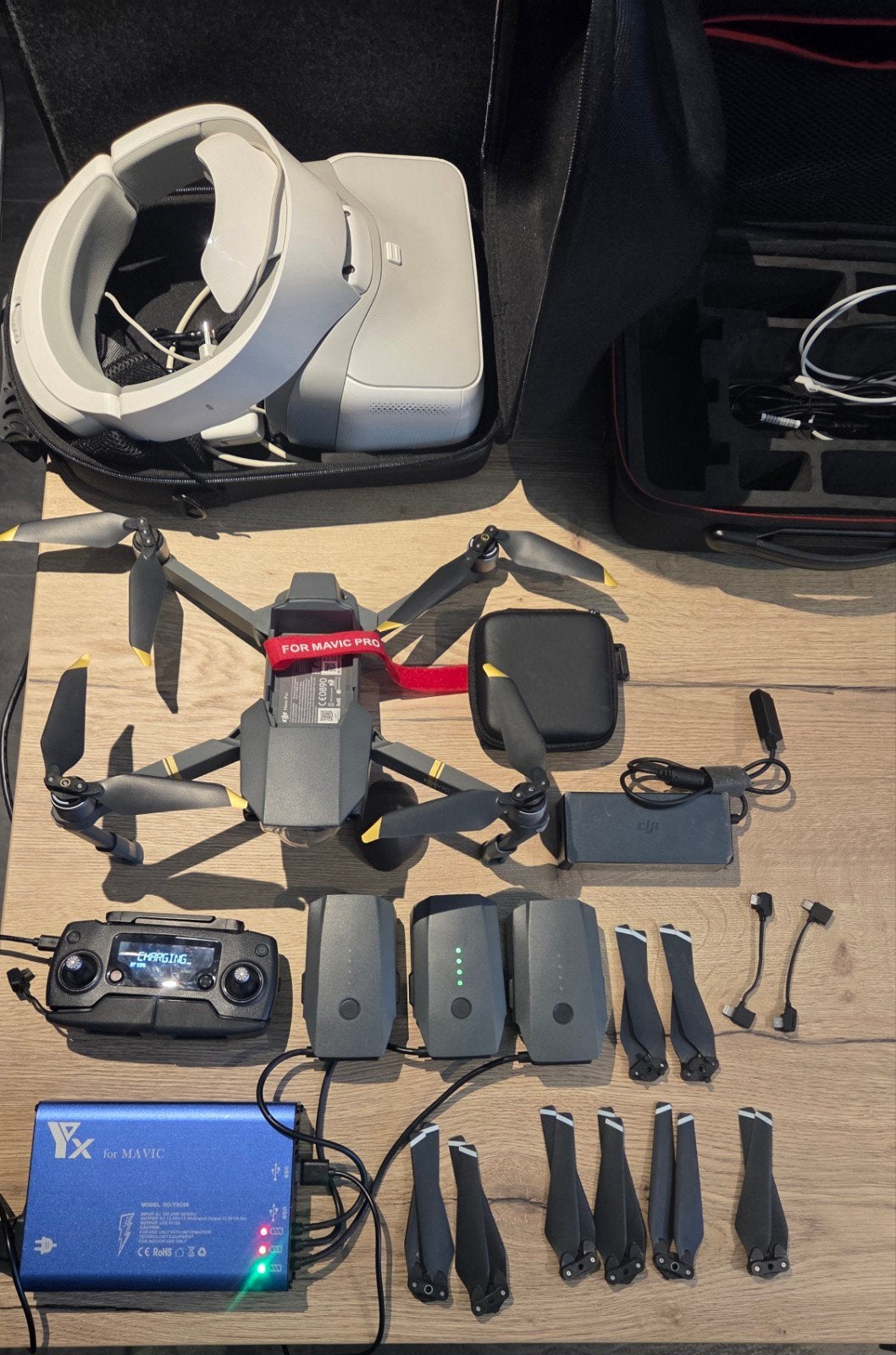DJI Mavic Pro Fly More Combo met Goggles, Cameradrone, 100 tot 1000 meter, 15 tot 30 minuten, Zo goed als nieuw