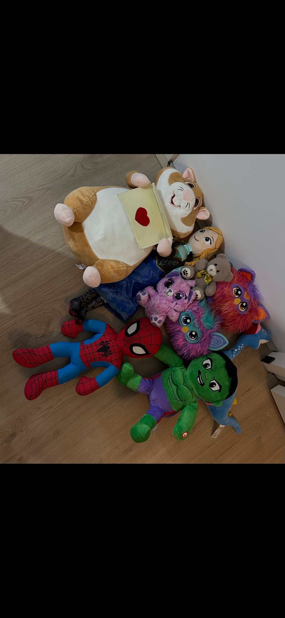 Collectie knuffels: o.a. Spiderman, Hulk en Furby, Ophalen, Overige merken, Overige karakters, Hamster