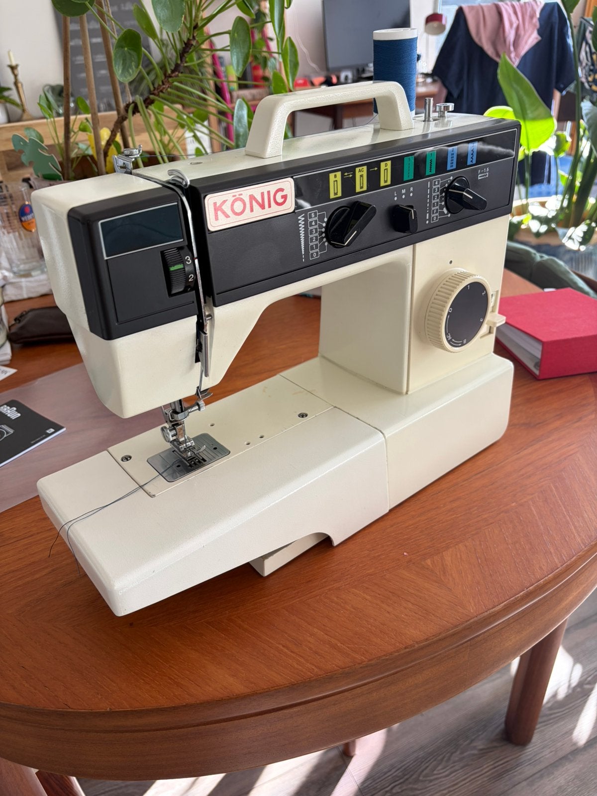 König/Brother naaimachine, Ophalen, Zo goed als nieuw, Naaimachine, Brother