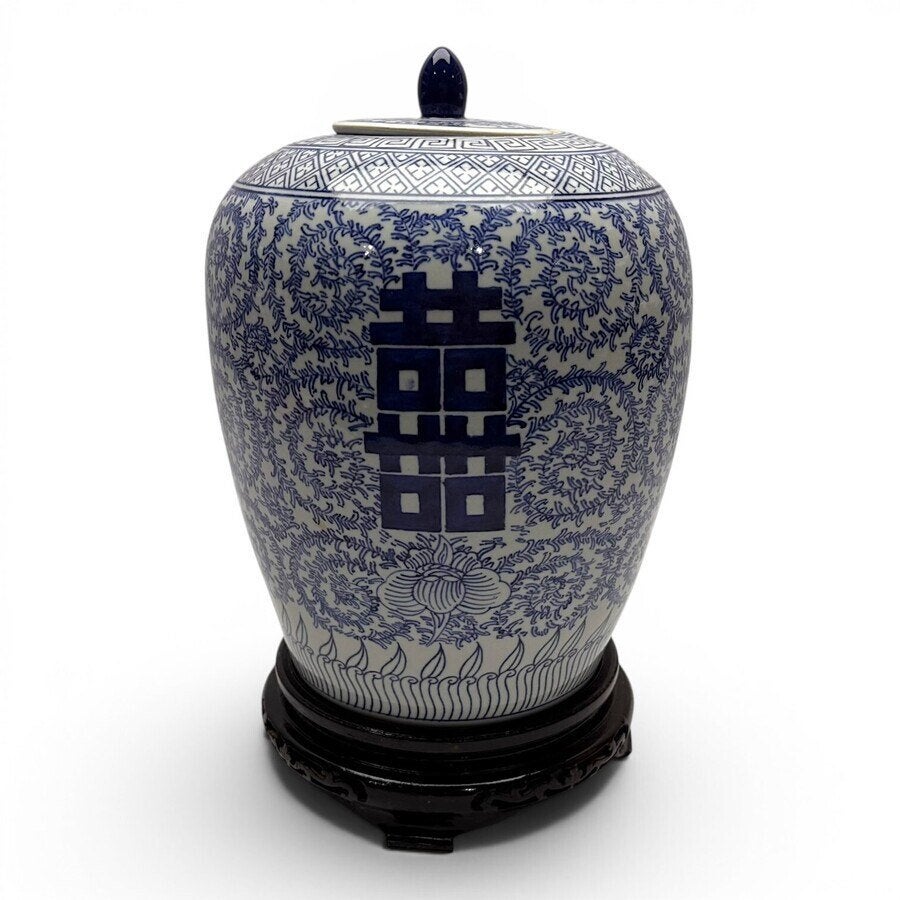 Chinees porseleinen gemberpot op houten basement, Ophalen of Verzenden