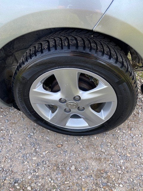Foto 15 van Toyota Yaris AUTOMAAT met gebruikers sporen