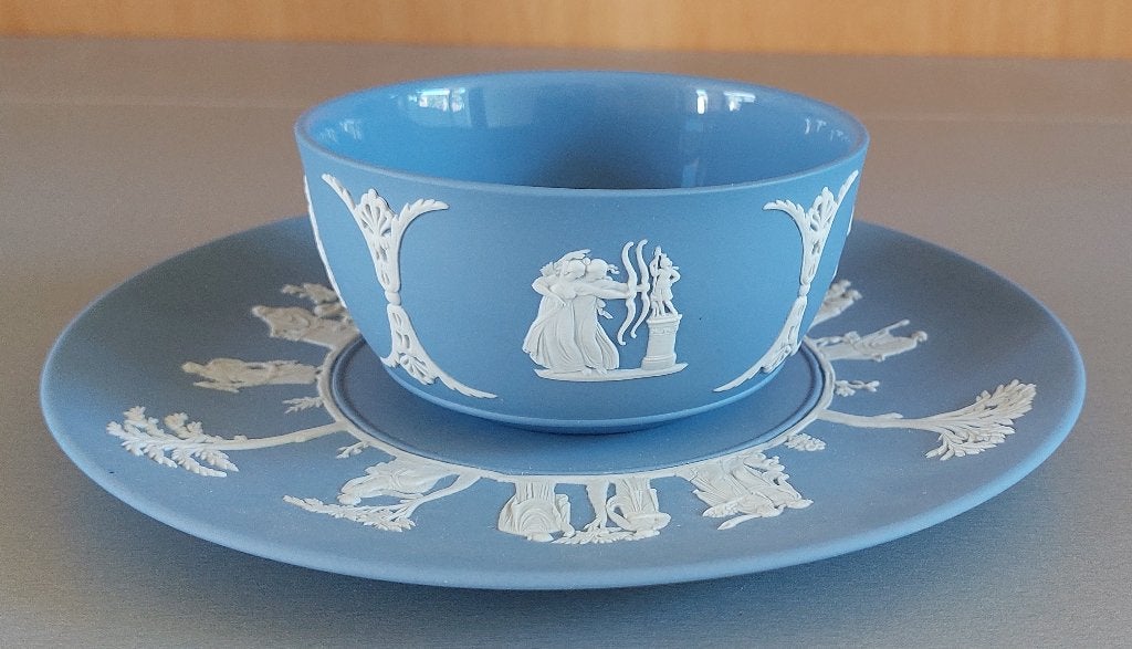 Wedgewood jasperware blauw kom en bord, Antiek en Kunst, Antiek | Keramiek en Aardewerk, Ophalen